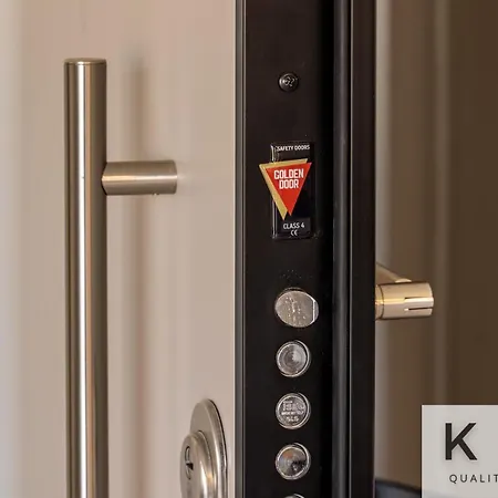 Platea Complex, Ammes 1 Bed Apartment, Aenos Open Plan Studio! شقة *