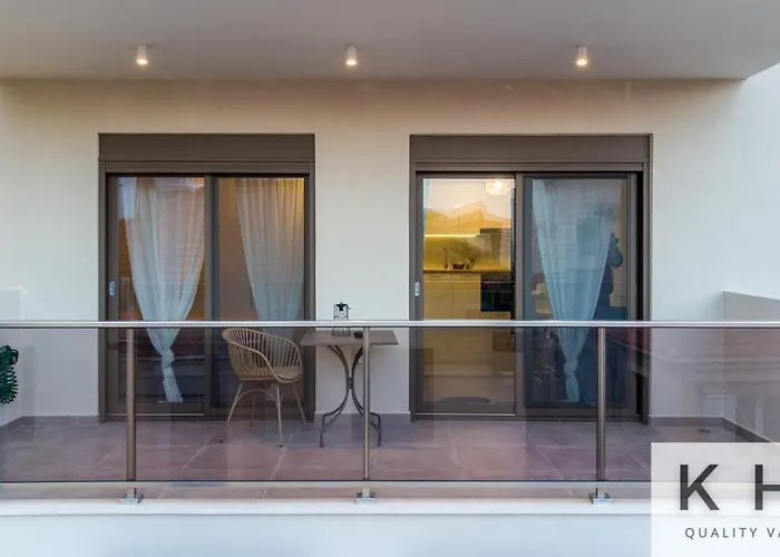 Platea Complex, Ammes 1 Bed Apartment, Aenos Open Plan Studio! 아르고스톨리온